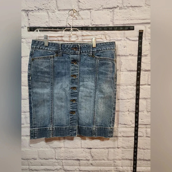 Gap 2007 Limited Edition button front, pencil style denim skirt Size 6 - Picture 1 of 5